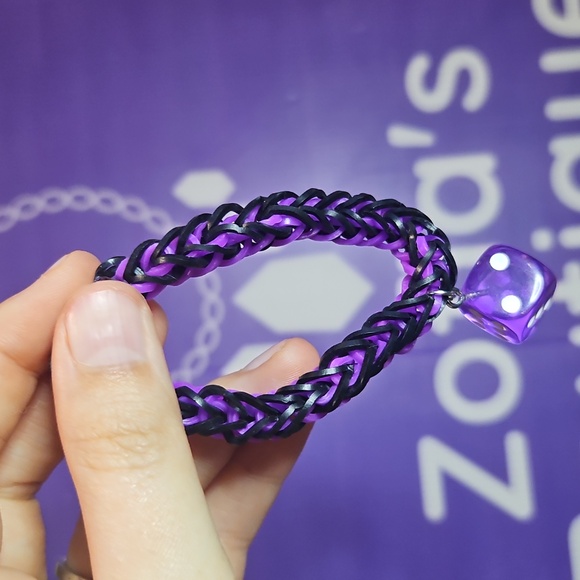 9yr old Zofia's handmade bracelets - Picture 4 of 16